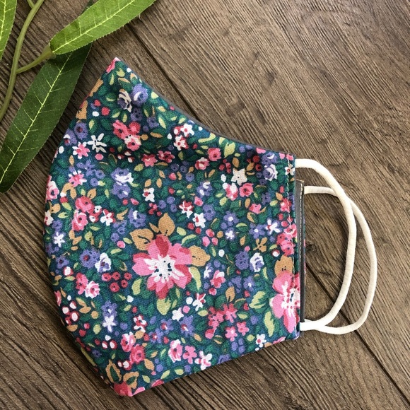 3 handmade floral star cotton face masks - Picture 6 of 8